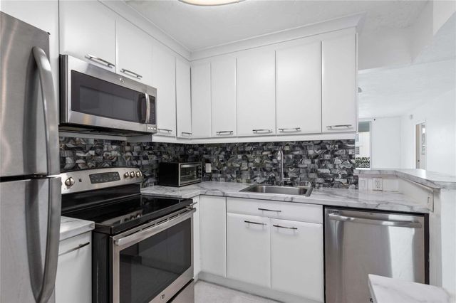 2841 Somerset Drive 311, Lauderdale Lakes, FL 33311