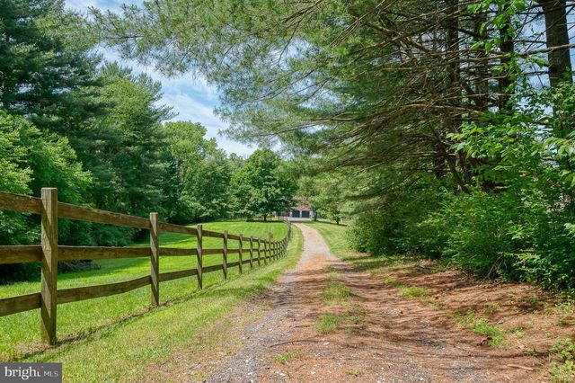 6 OLD GARRETT CT, White Hall, MD 21161