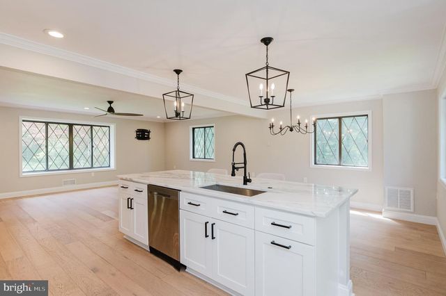 6 OLD GARRETT CT, White Hall, MD 21161