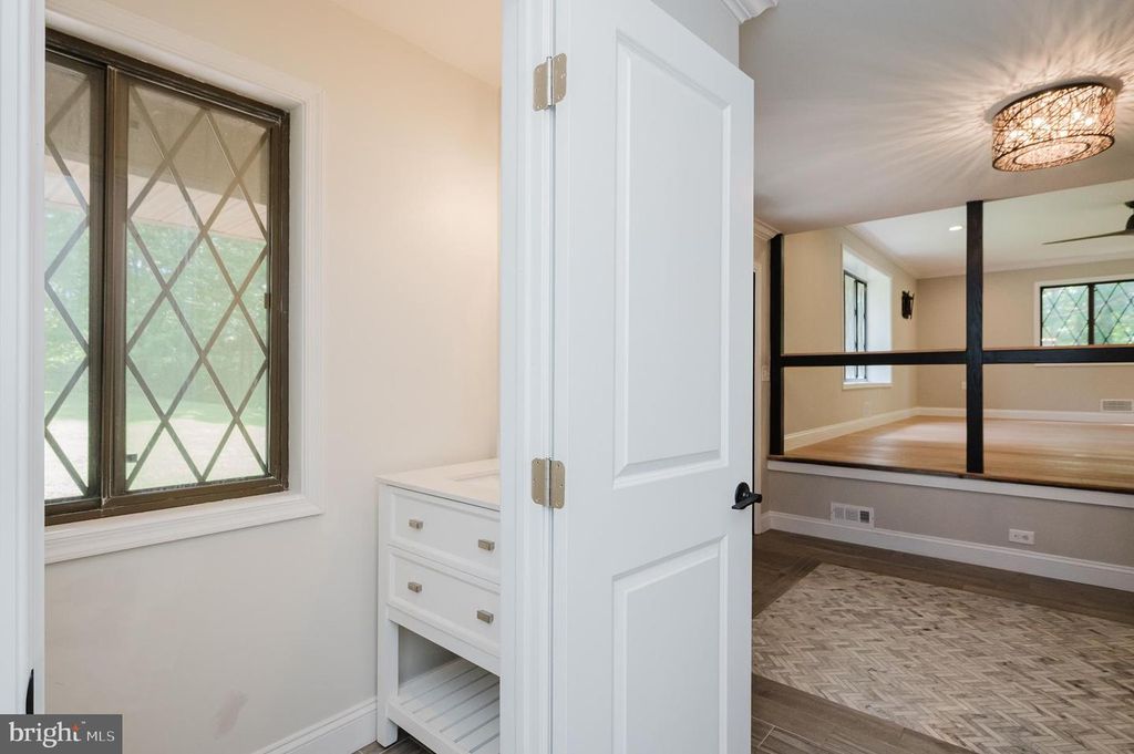 Image 14 of property listing at 6 OLD GARRETT CT, White Hall, MD 21161