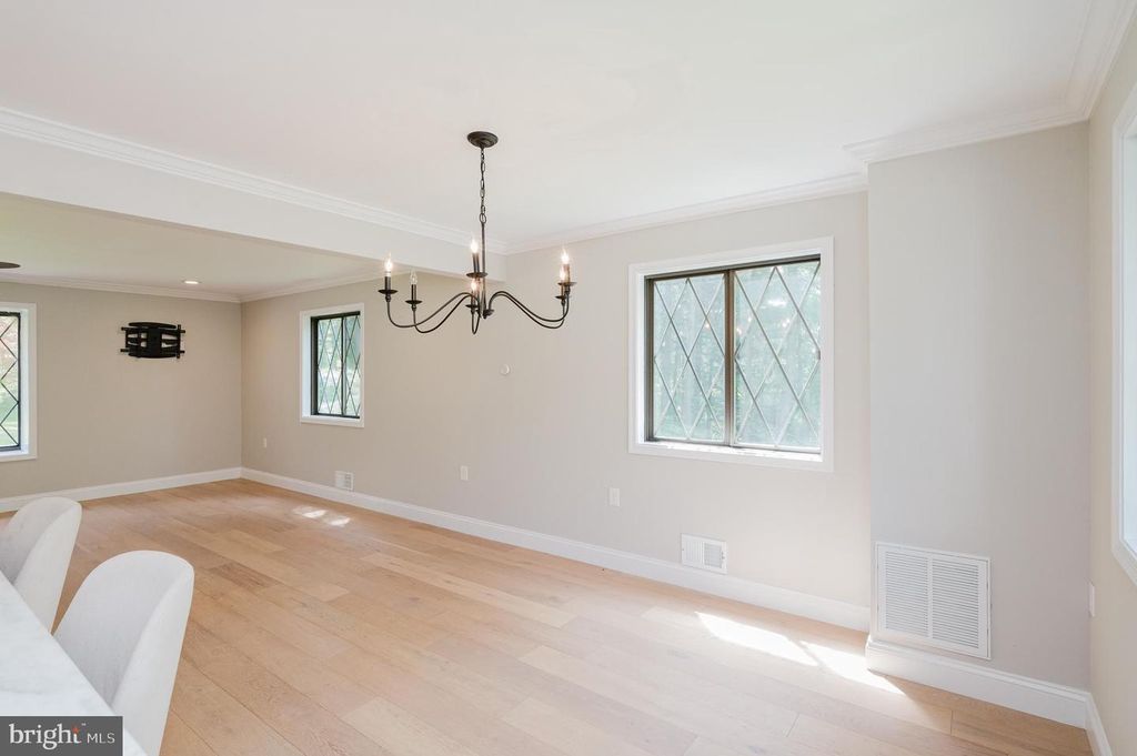 Image 23 of property listing at 6 OLD GARRETT CT, White Hall, MD 21161