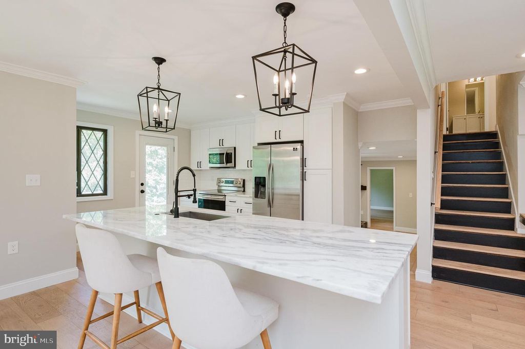 Image 24 of property listing at 6 OLD GARRETT CT, White Hall, MD 21161