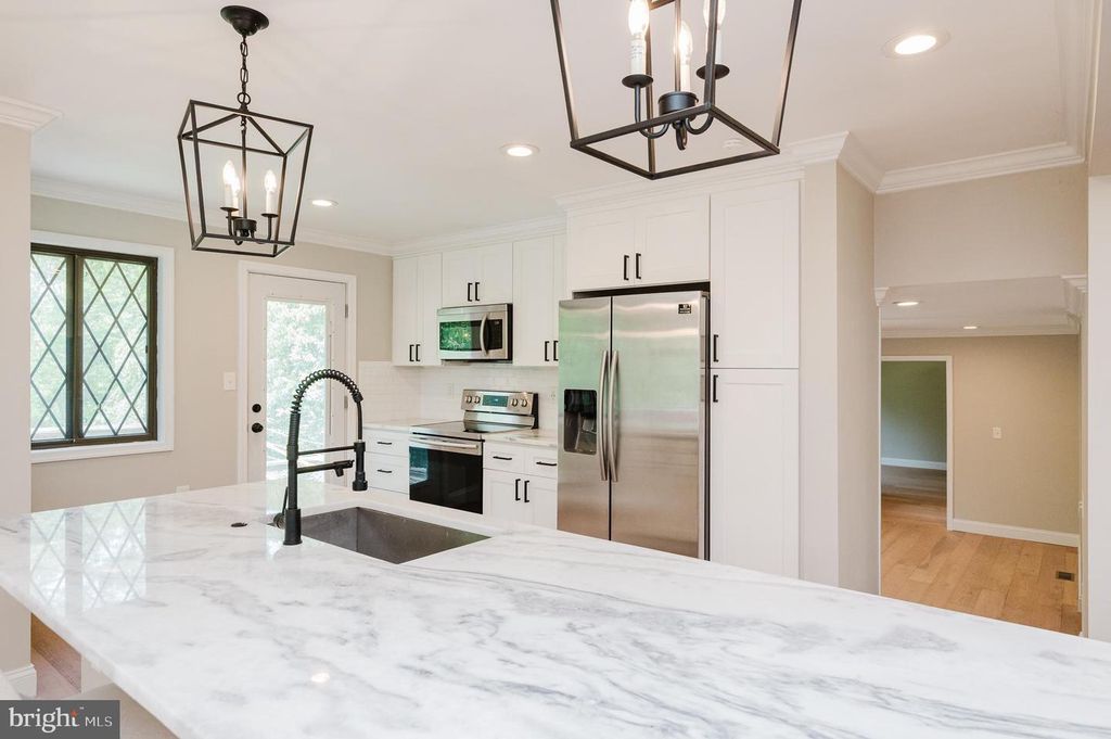 Image 25 of property listing at 6 OLD GARRETT CT, White Hall, MD 21161
