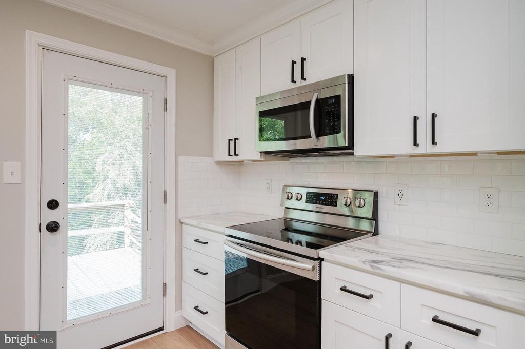 Image 27 of property listing at 6 OLD GARRETT CT, White Hall, MD 21161