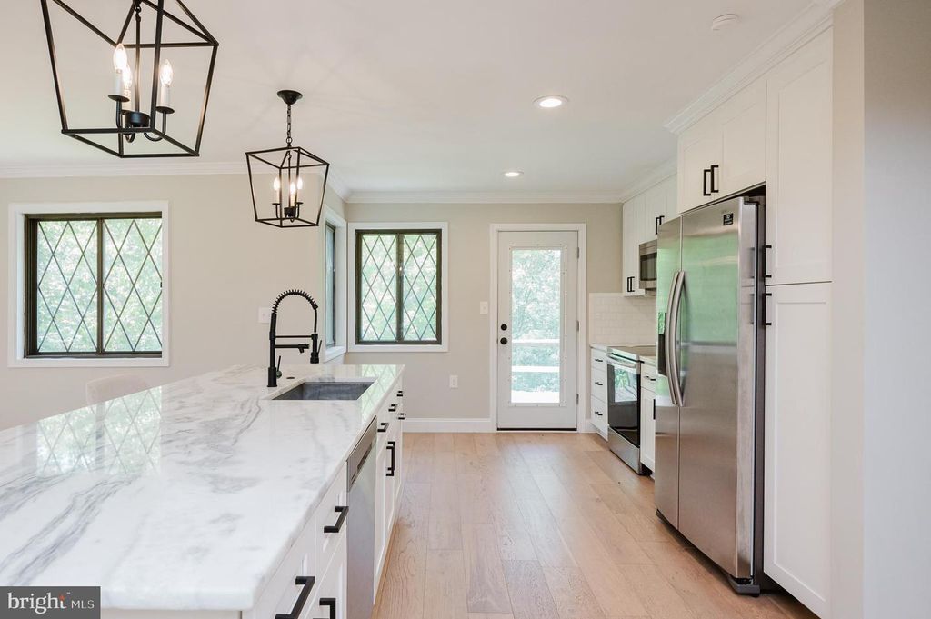 Image 28 of property listing at 6 OLD GARRETT CT, White Hall, MD 21161