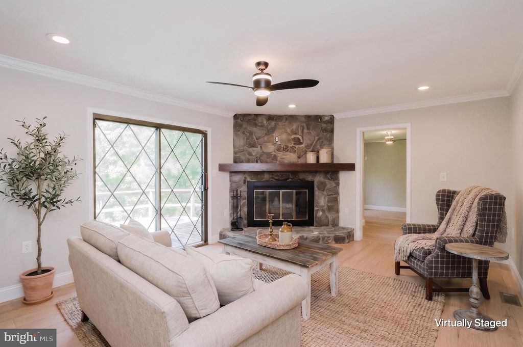 Image 35 of property listing at 6 OLD GARRETT CT, White Hall, MD 21161