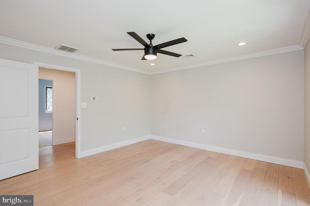 Image 44 of property listing at 6 OLD GARRETT CT, White Hall, MD 21161