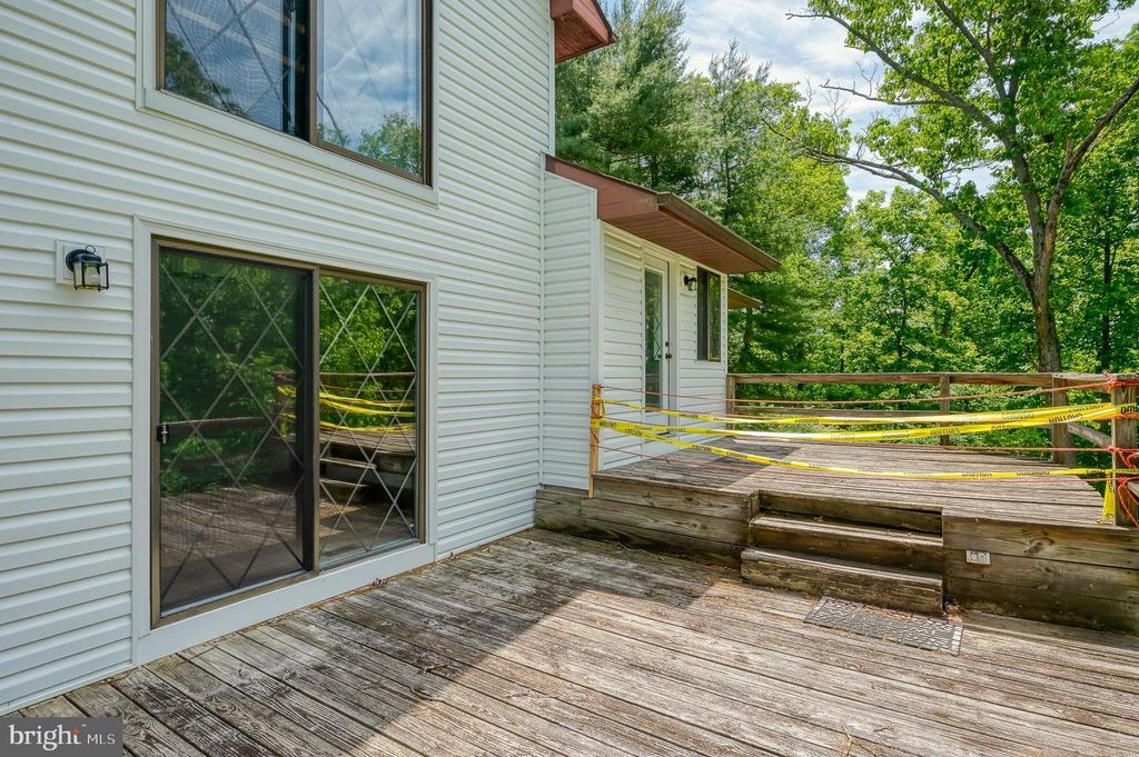 Image 68 of property listing at 6 OLD GARRETT CT, White Hall, MD 21161