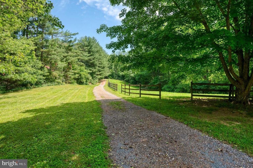Image 71 of property listing at 6 OLD GARRETT CT, White Hall, MD 21161