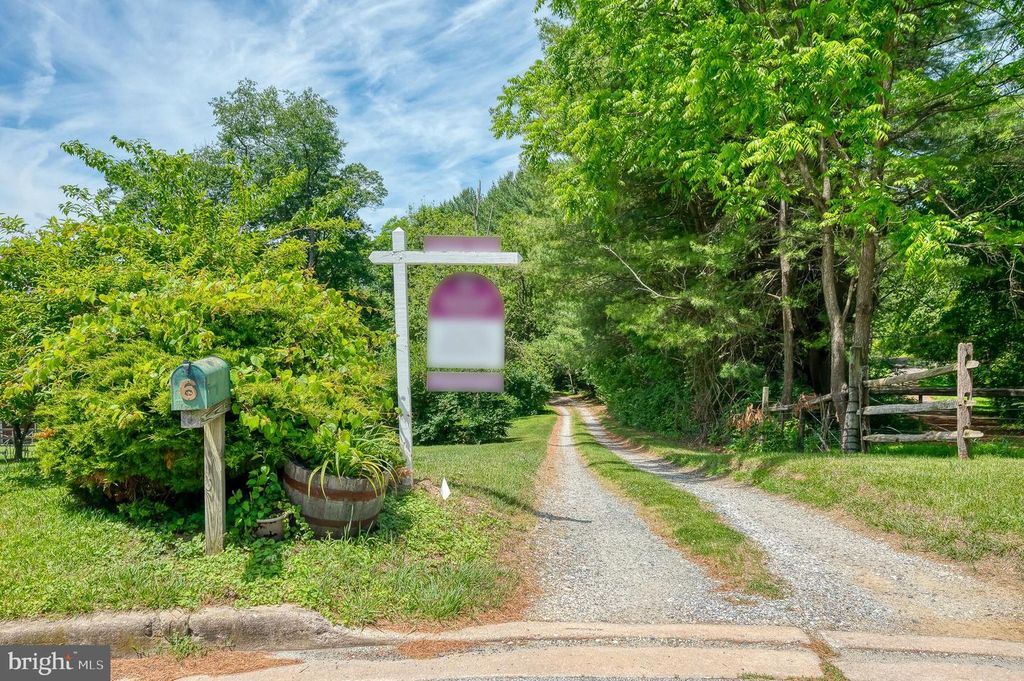 Image 77 of property listing at 6 OLD GARRETT CT, White Hall, MD 21161