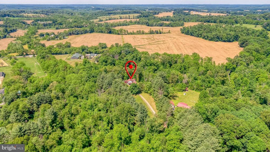 Image 79 of property listing at 6 OLD GARRETT CT, White Hall, MD 21161