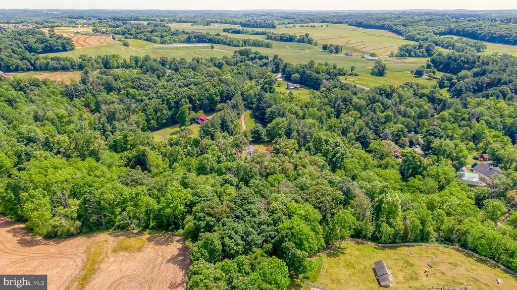 Image 84 of property listing at 6 OLD GARRETT CT, White Hall, MD 21161