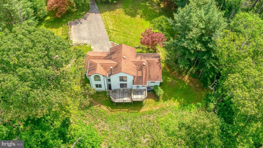 Image 90 of property listing at 6 OLD GARRETT CT, White Hall, MD 21161