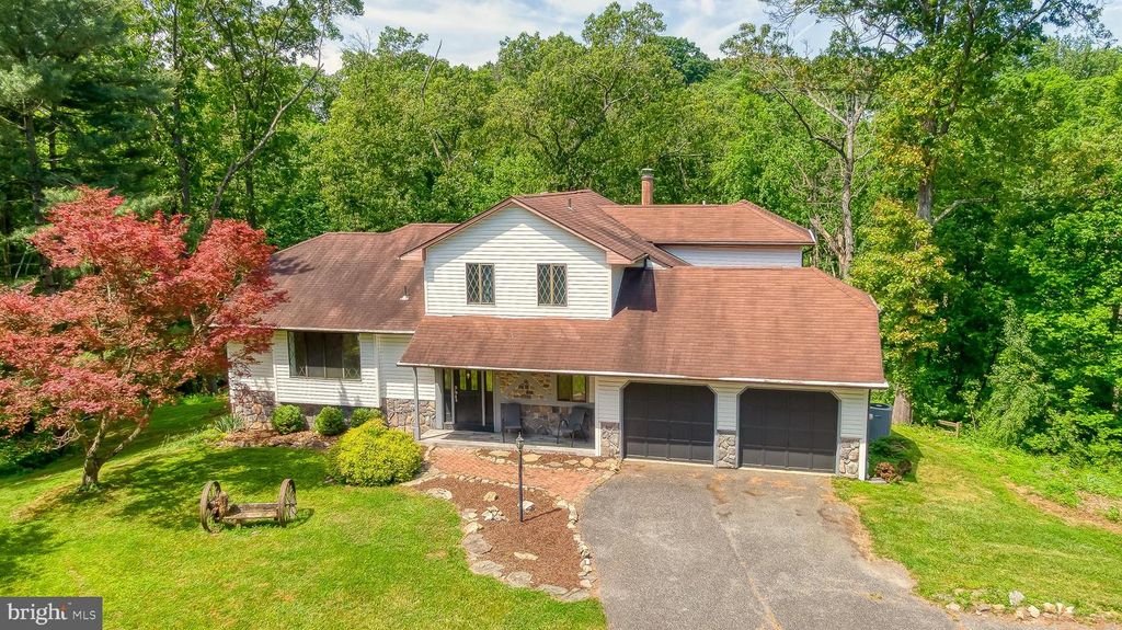 Image 93 of property listing at 6 OLD GARRETT CT, White Hall, MD 21161