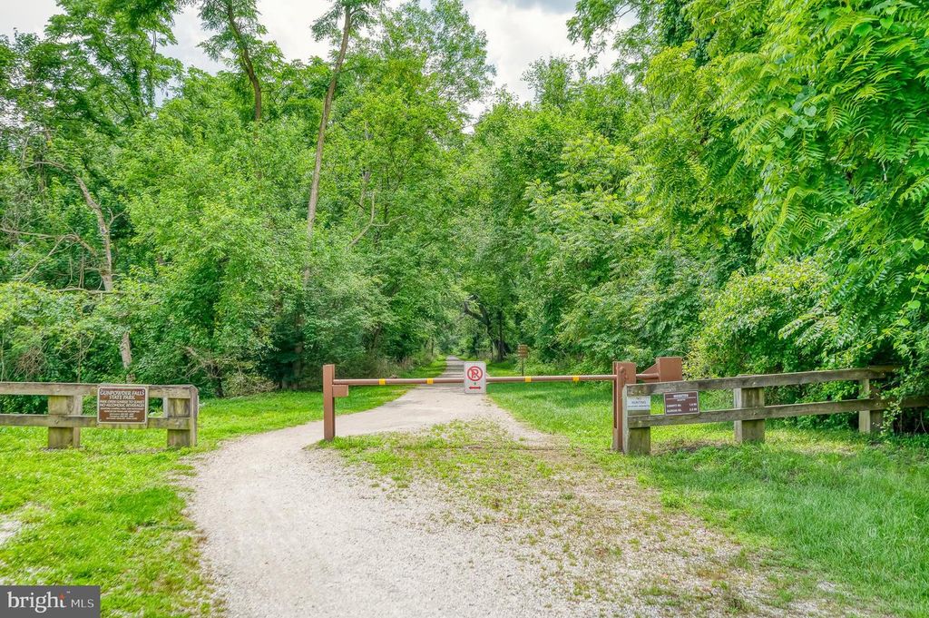 Image 95 of property listing at 6 OLD GARRETT CT, White Hall, MD 21161