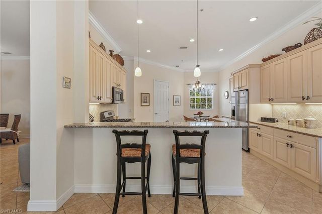 9271 Museo CIR # 203, Naples, FL 34114