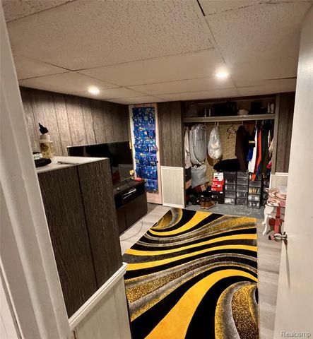 32974 Sheridan Street, Garden City, MI 48135