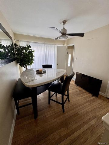 32974 Sheridan Street, Garden City, MI 48135