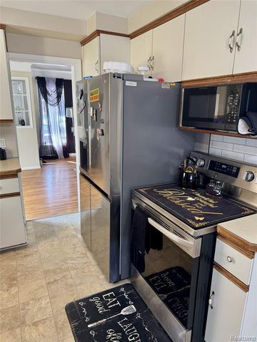 32974 Sheridan Street, Garden City, MI 48135