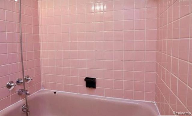 32974 Sheridan Street, Garden City, MI 48135