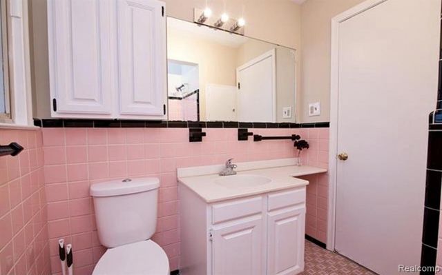 32974 Sheridan Street, Garden City, MI 48135