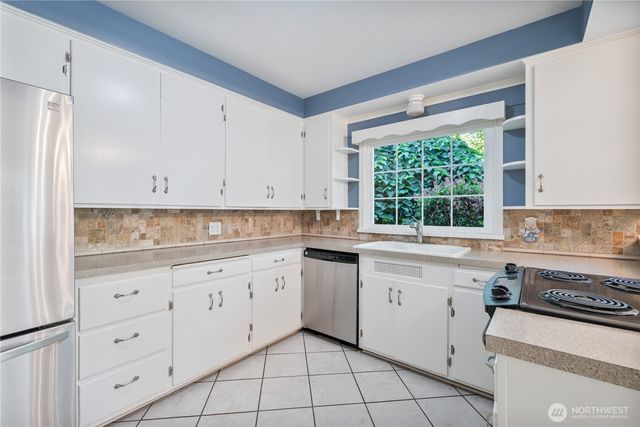 1327 18th Avenue, Longview, WA 98632