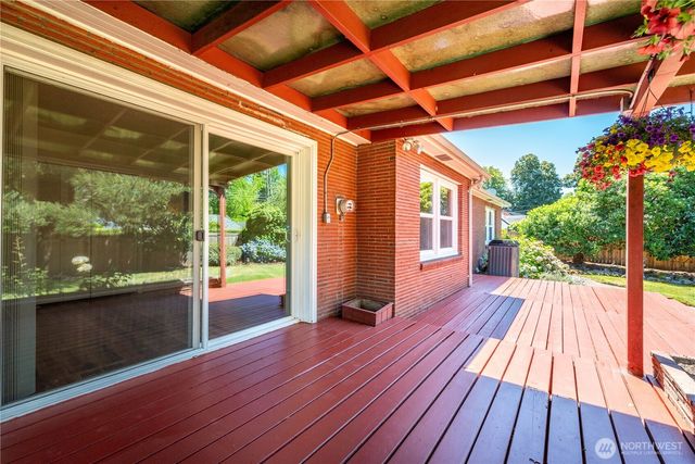 1327 18th Avenue, Longview, WA 98632