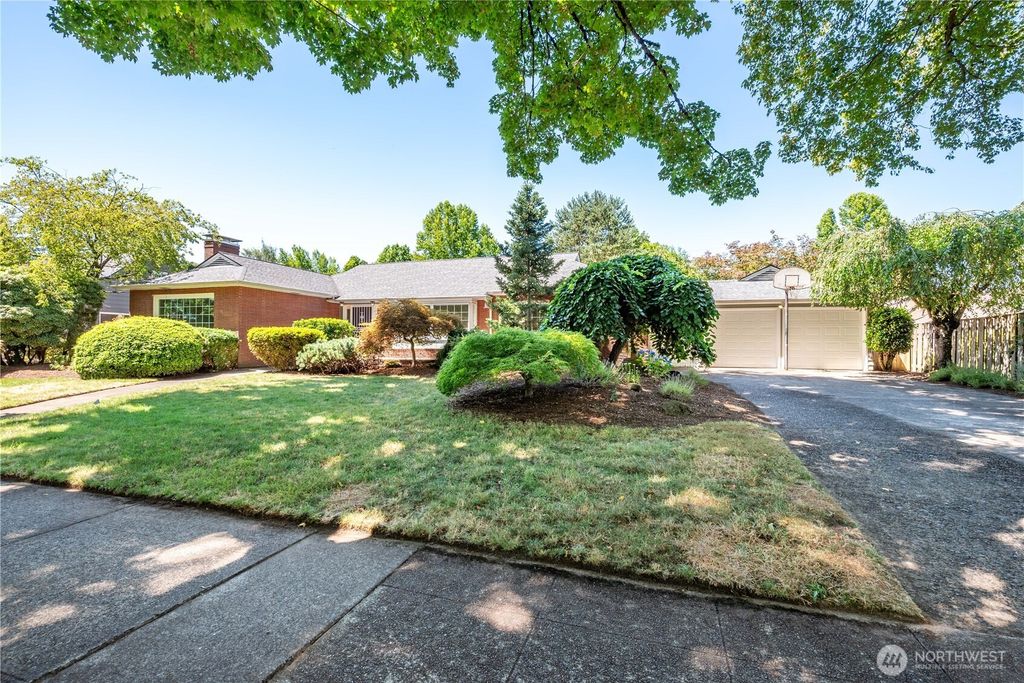 1327 18th Avenue, Longview, WA 98632