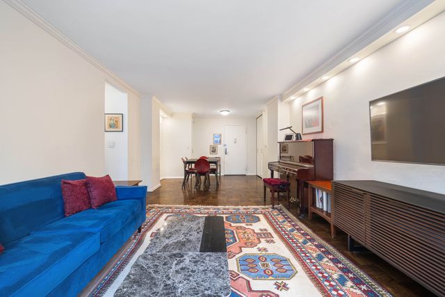 301 E 69th St Apt 4K, New York City, NY 10021