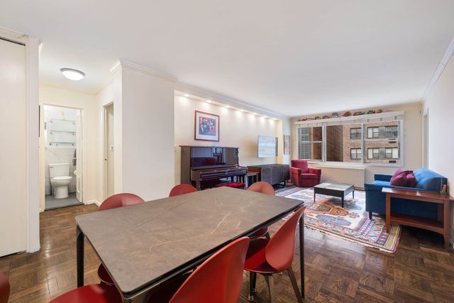 301 E 69th St Apt 4K, New York City, NY 10021