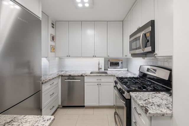 301 E 69th St Apt 4K, New York City, NY 10021