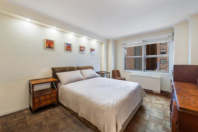 301 E 69th St Apt 4K, New York City, NY 10021