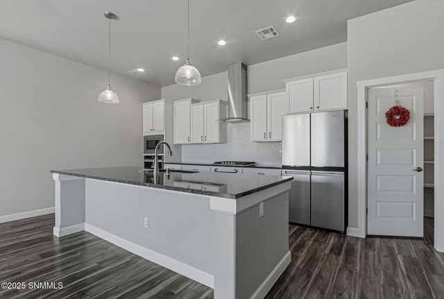 6221 Quicksilver Street, Las Cruces, NM 88012