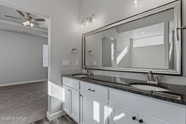 6221 Quicksilver Street, Las Cruces, NM 88012