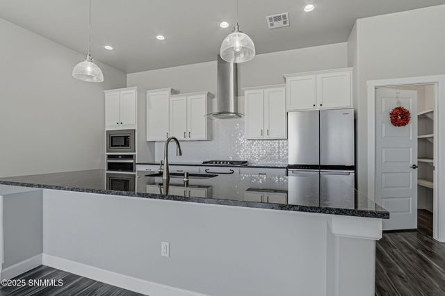 6221 Quicksilver Street, Las Cruces, NM 88012