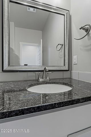 6221 Quicksilver Street, Las Cruces, NM 88012