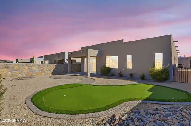 6221 Quicksilver Street, Las Cruces, NM 88012