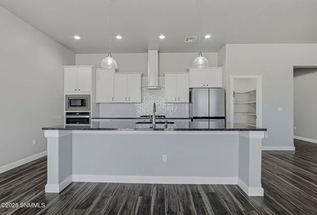 6221 Quicksilver Street, Las Cruces, NM 88012