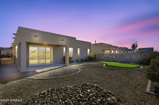 6221 Quicksilver Street, Las Cruces, NM 88012