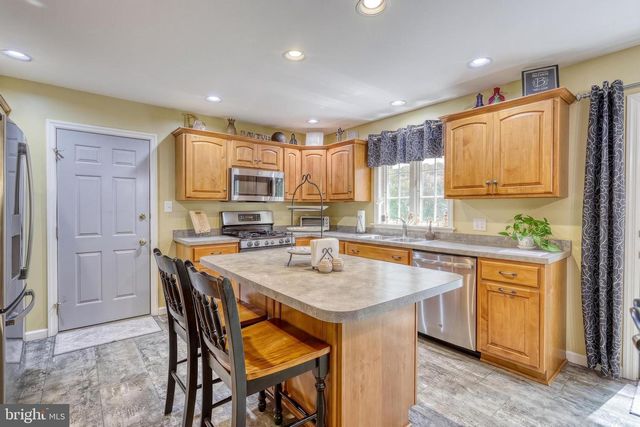 2540 EL DORADO DR, York, PA 17402