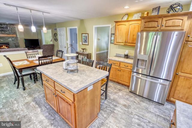 2540 EL DORADO DR, York, PA 17402