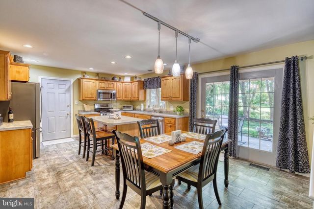 2540 EL DORADO DR, York, PA 17402