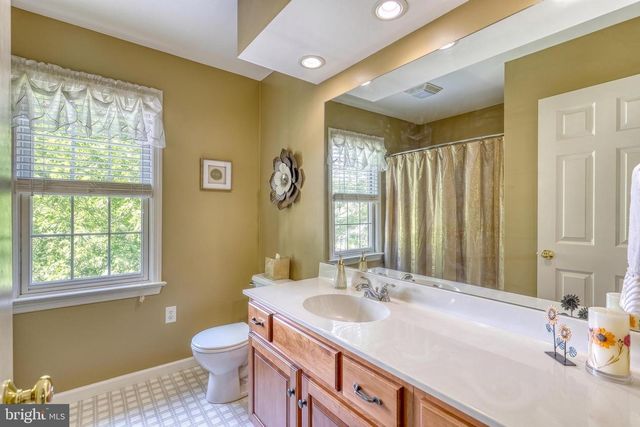 2540 EL DORADO DR, York, PA 17402