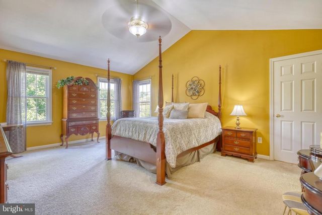 2540 EL DORADO DR, York, PA 17402