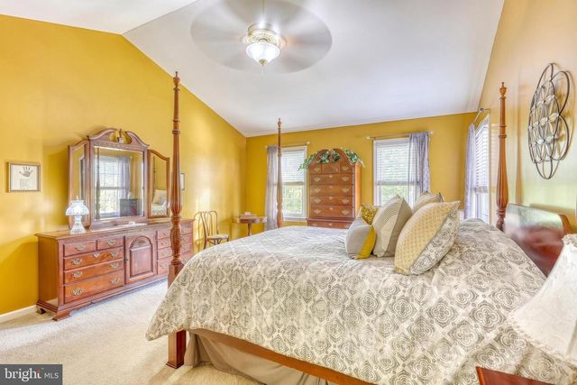 2540 EL DORADO DR, York, PA 17402