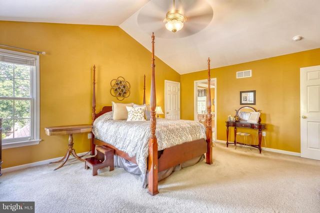 2540 EL DORADO DR, York, PA 17402