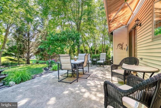2540 EL DORADO DR, York, PA 17402