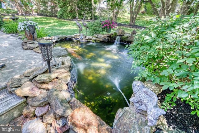 2540 EL DORADO DR, York, PA 17402