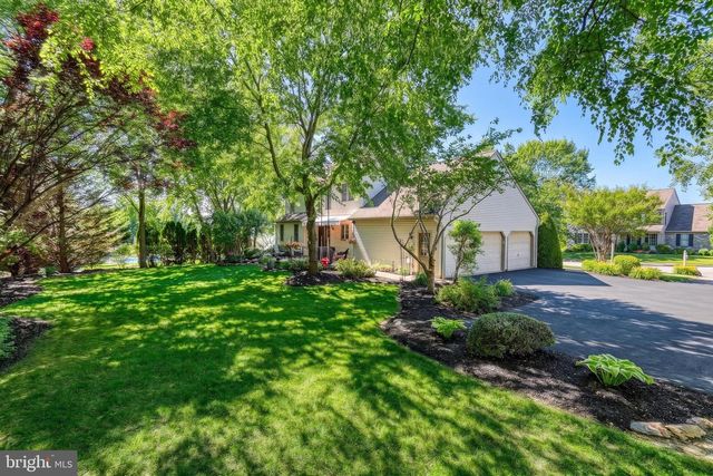 2540 EL DORADO DR, York, PA 17402