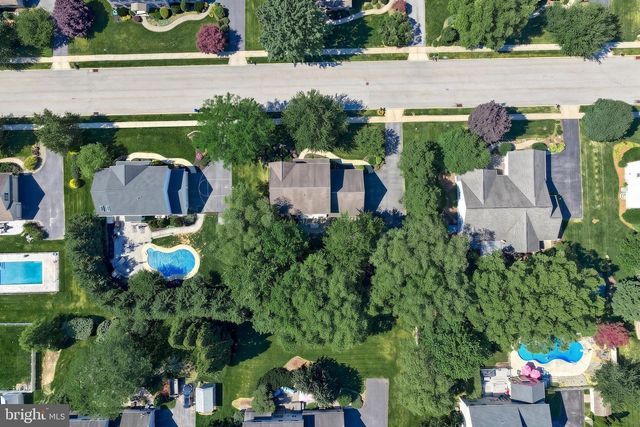 2540 EL DORADO DR, York, PA 17402
